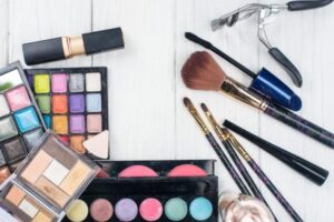 Makeup kit products under Rs.1000